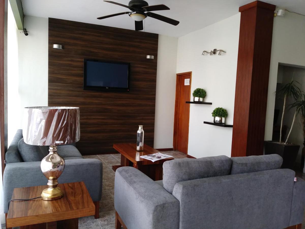 El Grullo Hotel Del Camino Real מראה חיצוני תמונה
