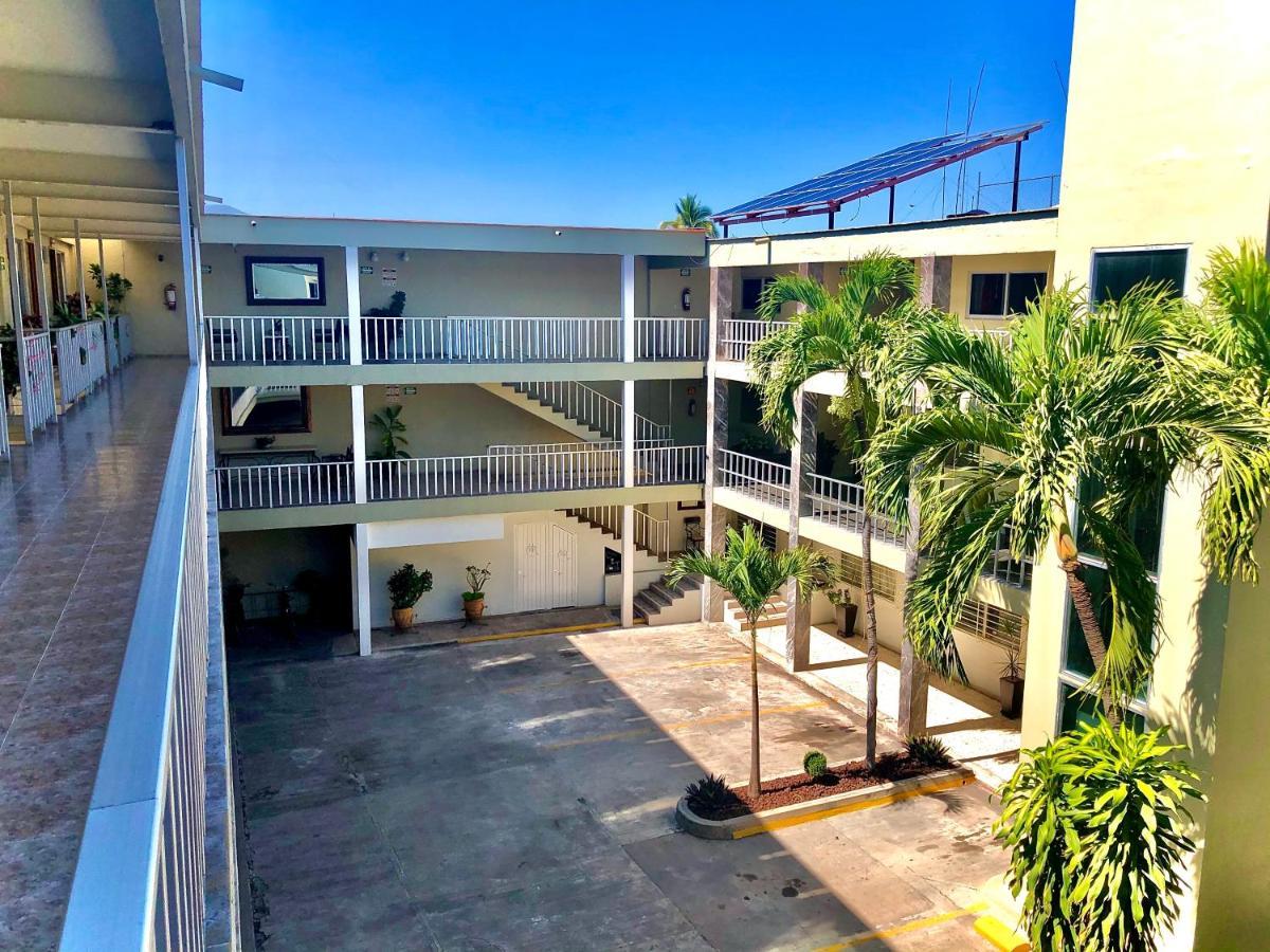 El Grullo Hotel Del Camino Real מראה חיצוני תמונה