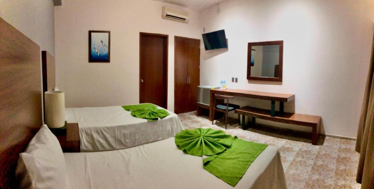 El Grullo Hotel Del Camino Real מראה חיצוני תמונה