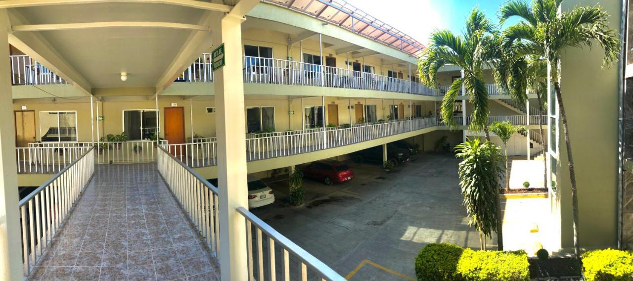El Grullo Hotel Del Camino Real מראה חיצוני תמונה